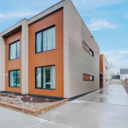 Frontdesk Mikros On Ashbury Micro Apts Cleveland Exteriör bild