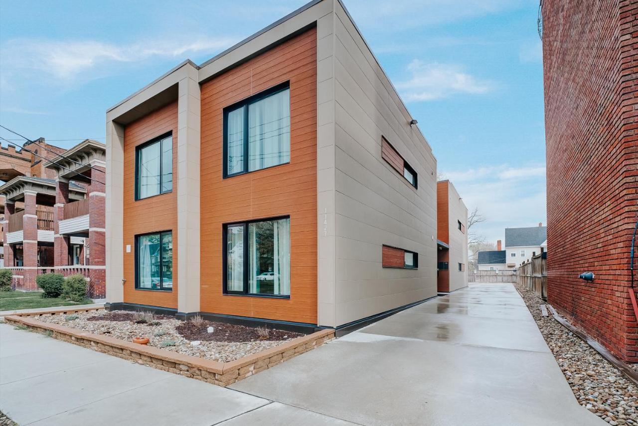 Frontdesk Mikros On Ashbury Micro Apts Cleveland Exteriör bild